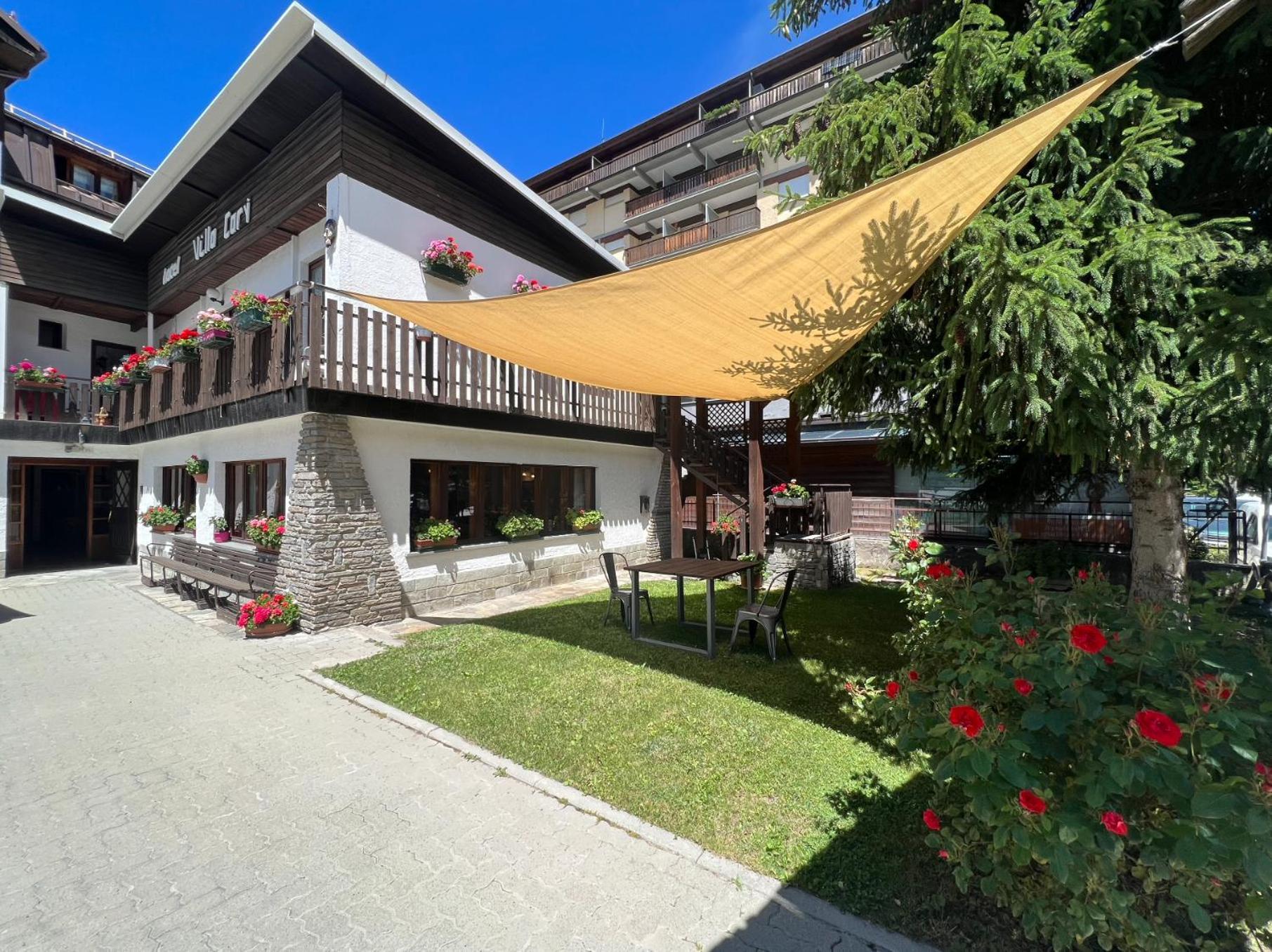 Hotel Villa Cary Oulx エクステリア 写真