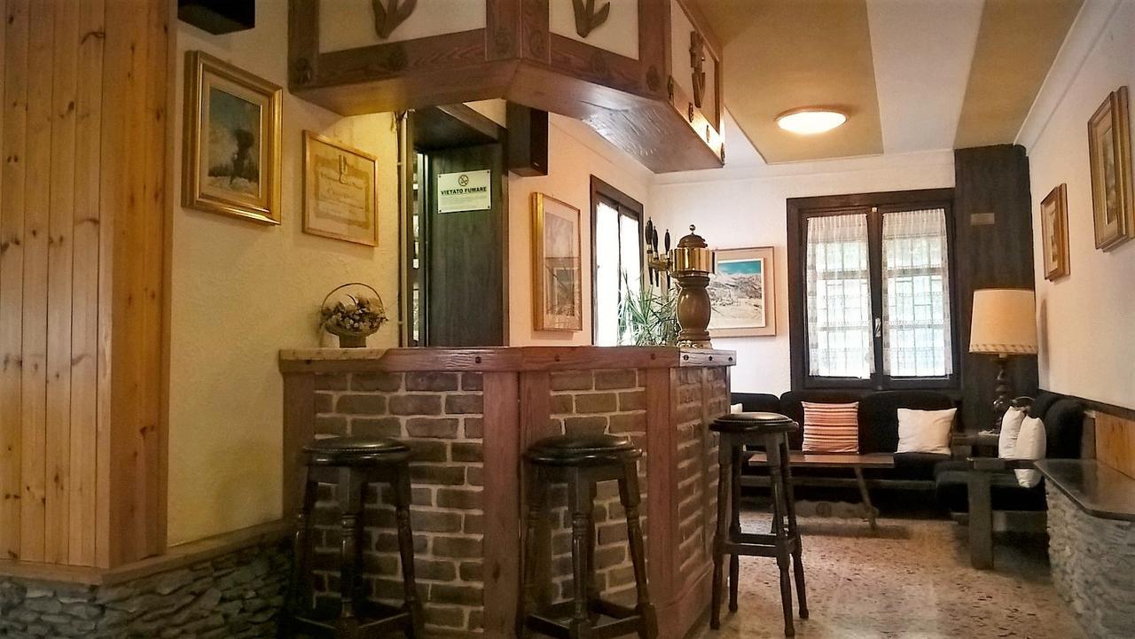 Hotel Villa Cary Oulx エクステリア 写真